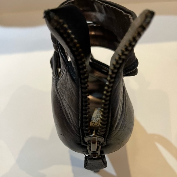 Charles David Black Leather Strappy Heels Size 7.5 - Picture 4 of 8